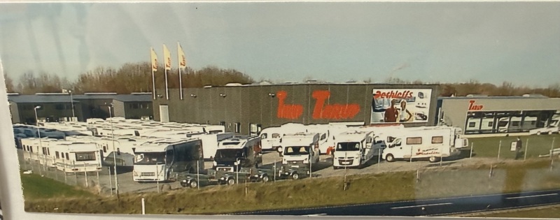 Tarup Campingcenter på Agerhatten med stort udendørs areal til campingvogne og autocampere